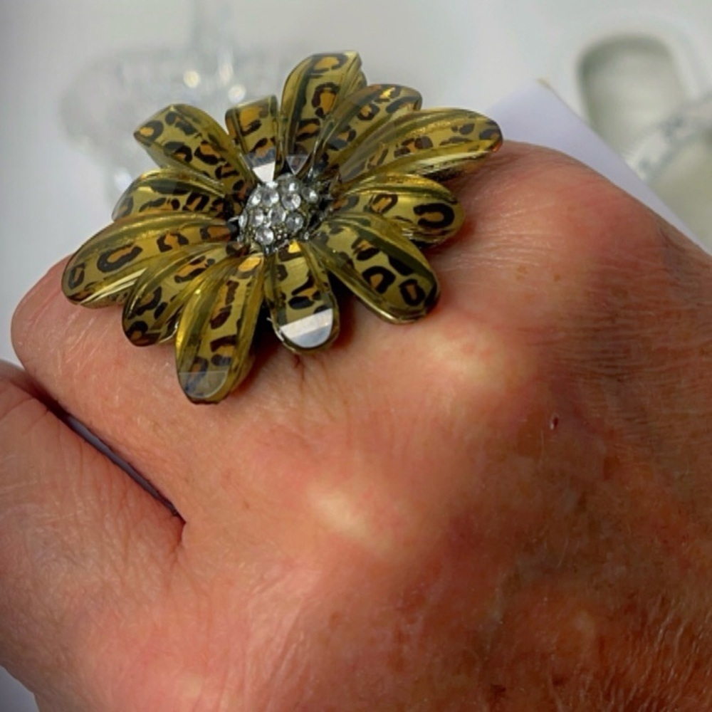 LEOPARD&CRYSTAL FLOWER RING - Picture 6 of 9